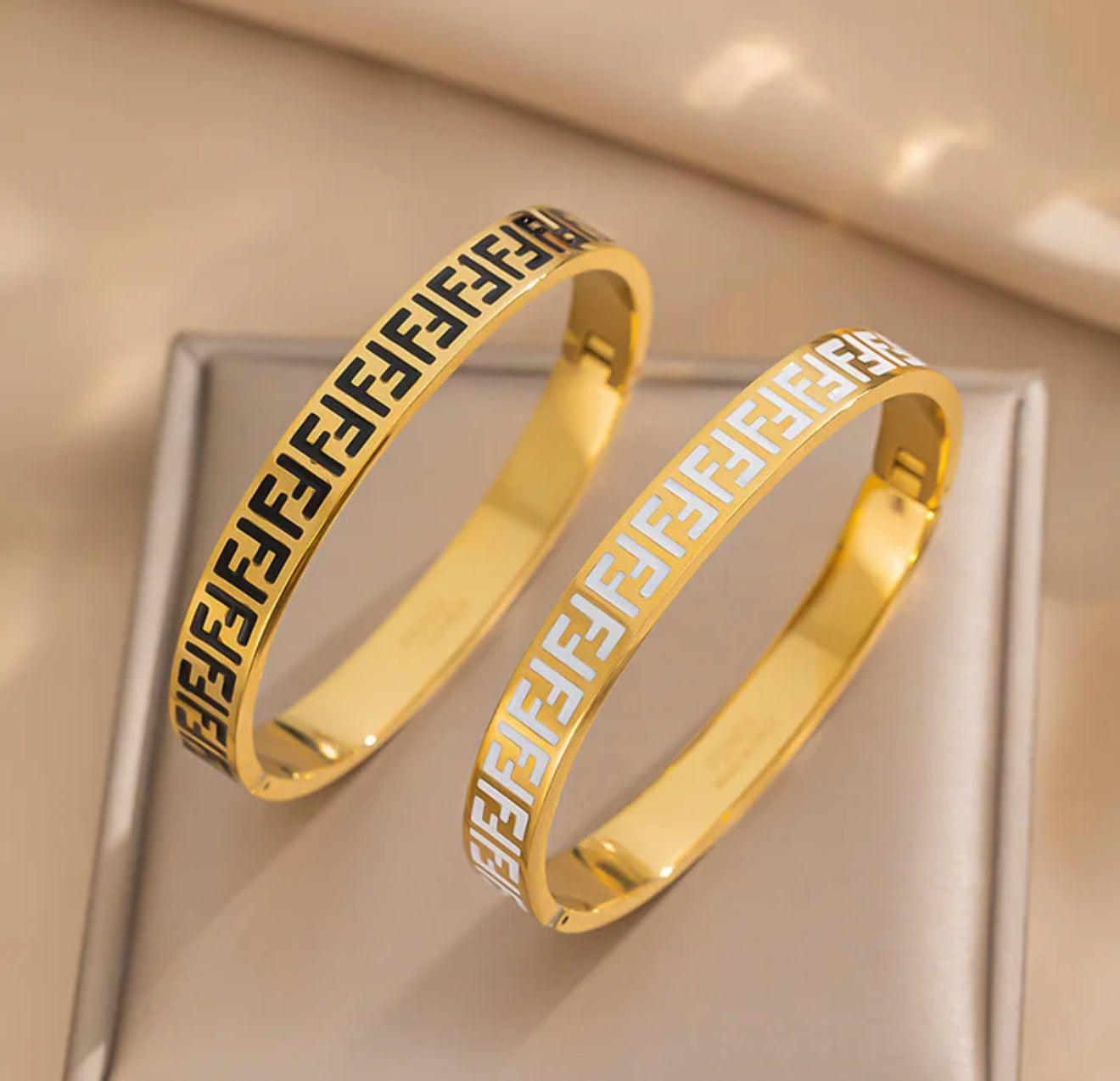 Velora Bangle