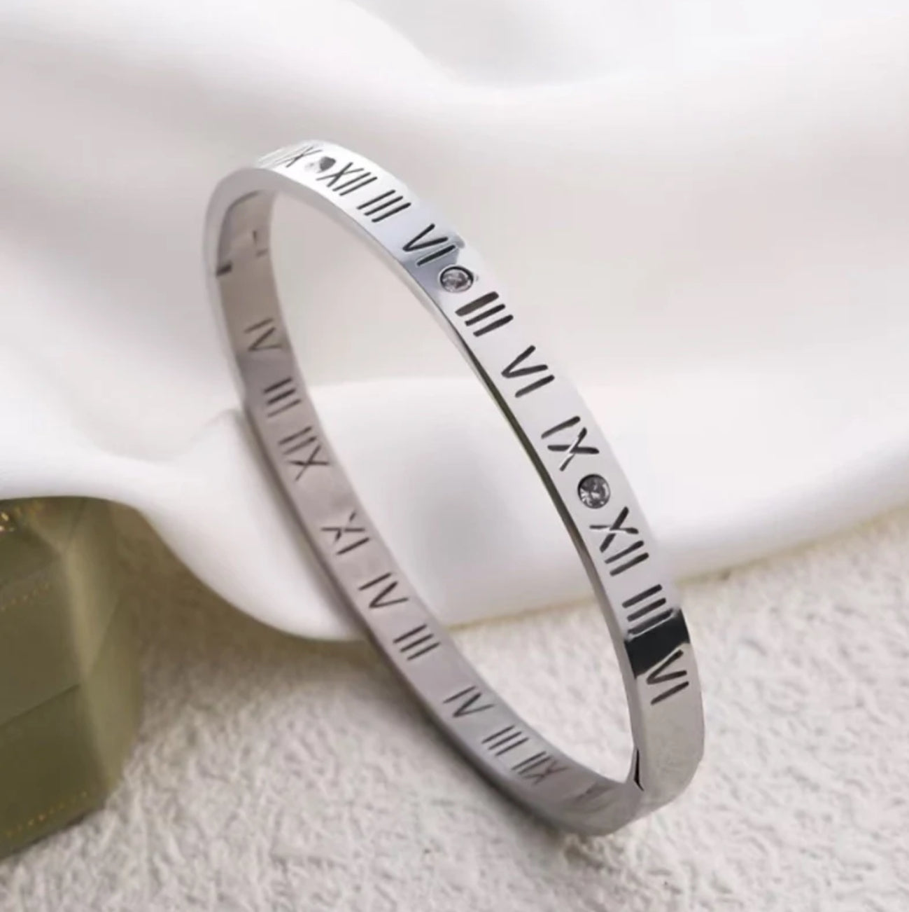 Roman Bangle for Men