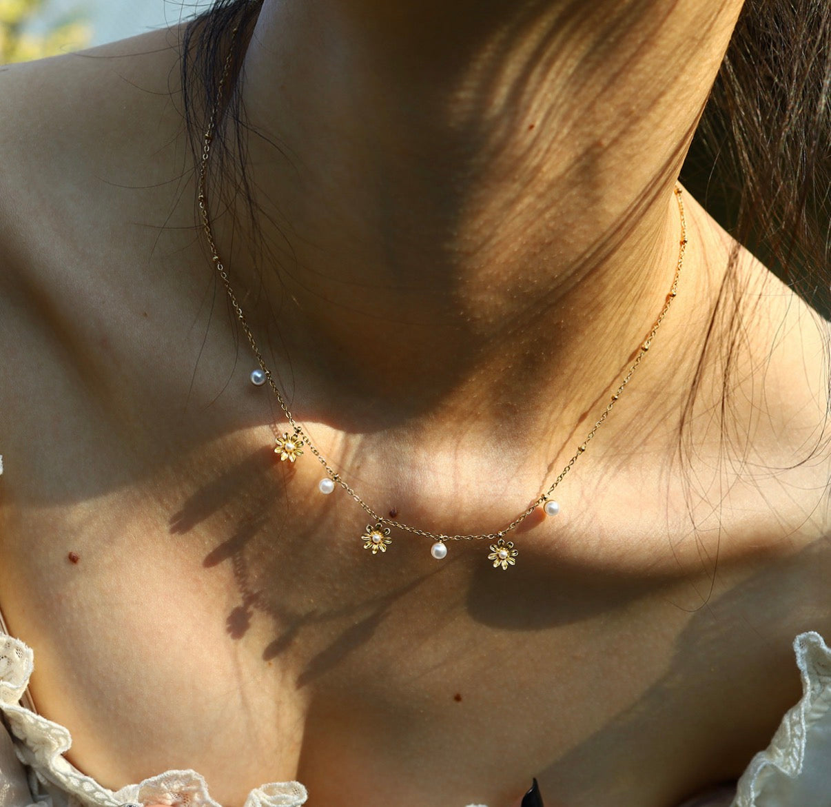 Daisy Pearl Necklace