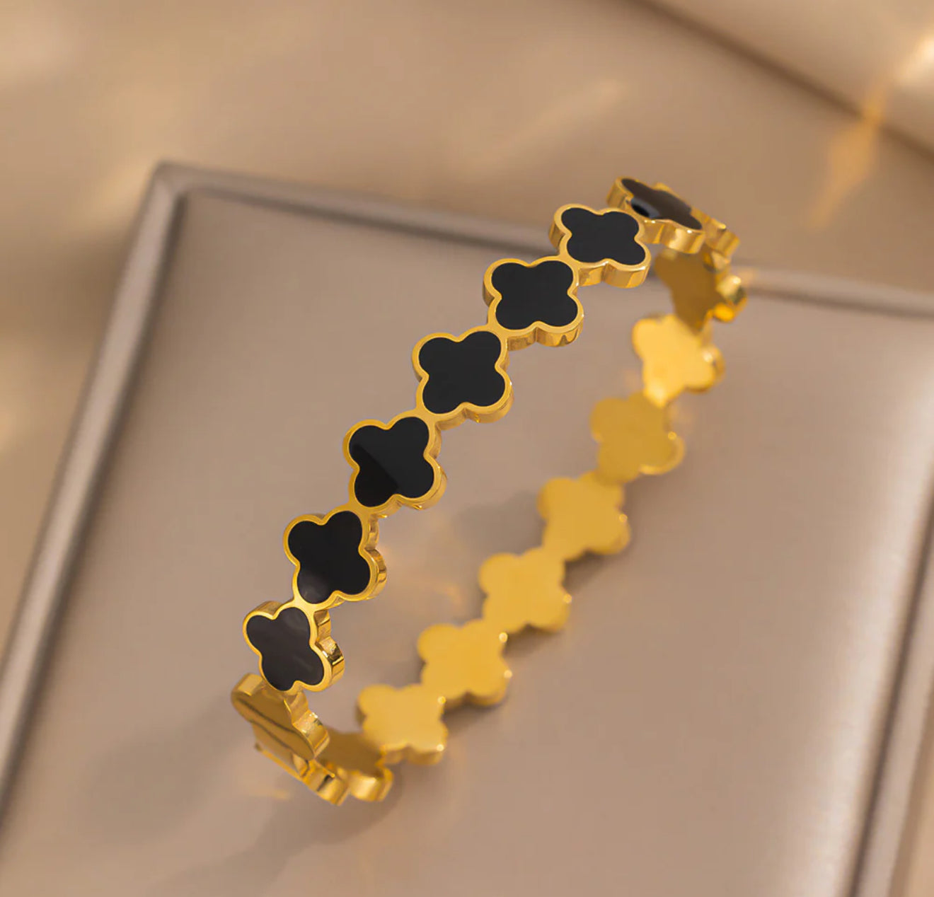 New clover bangle