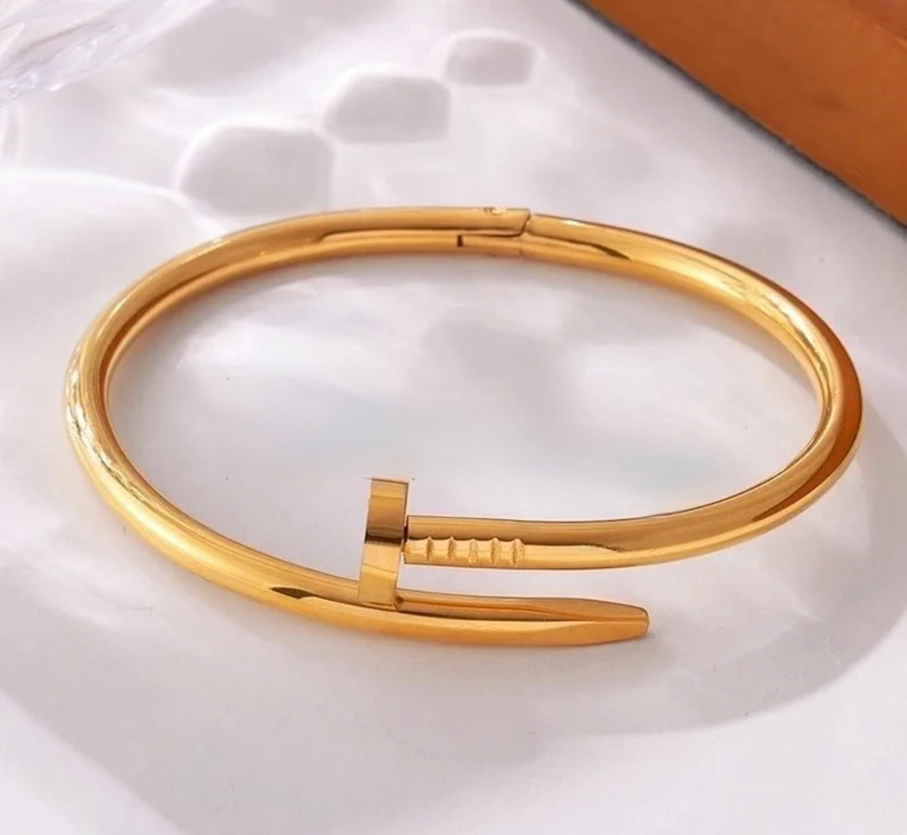 Nail bangle