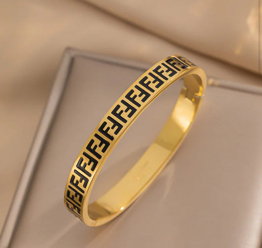 Velora Bangle