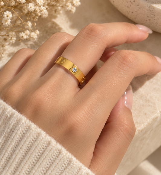 Noor Ring with Zircons