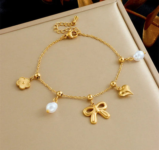 Bow Clover Bracelet