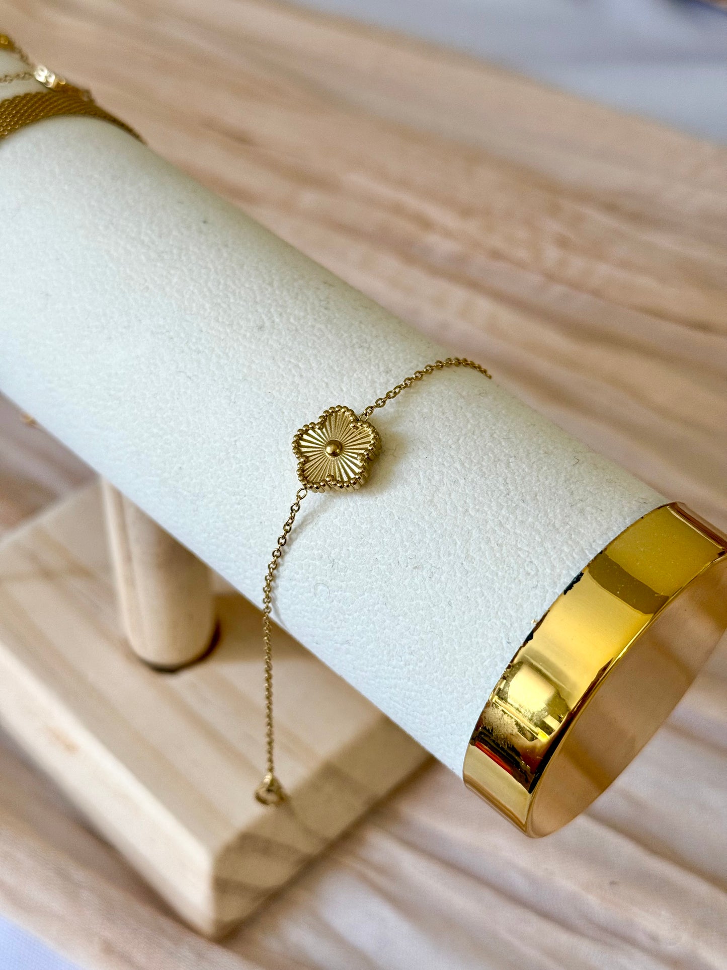 Gold clover bracelet
