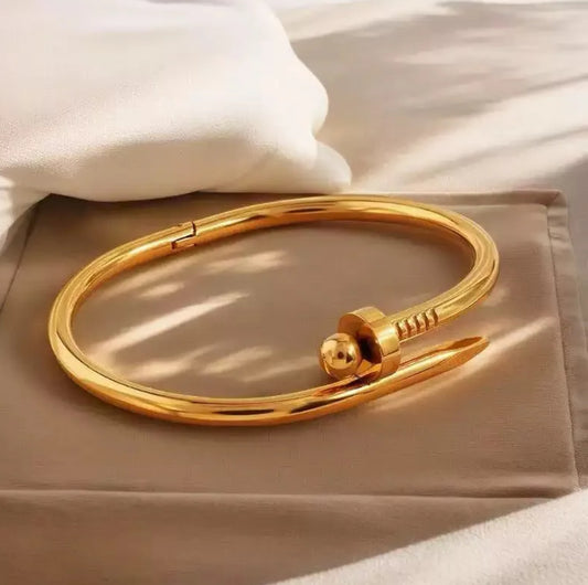 Nail bangle