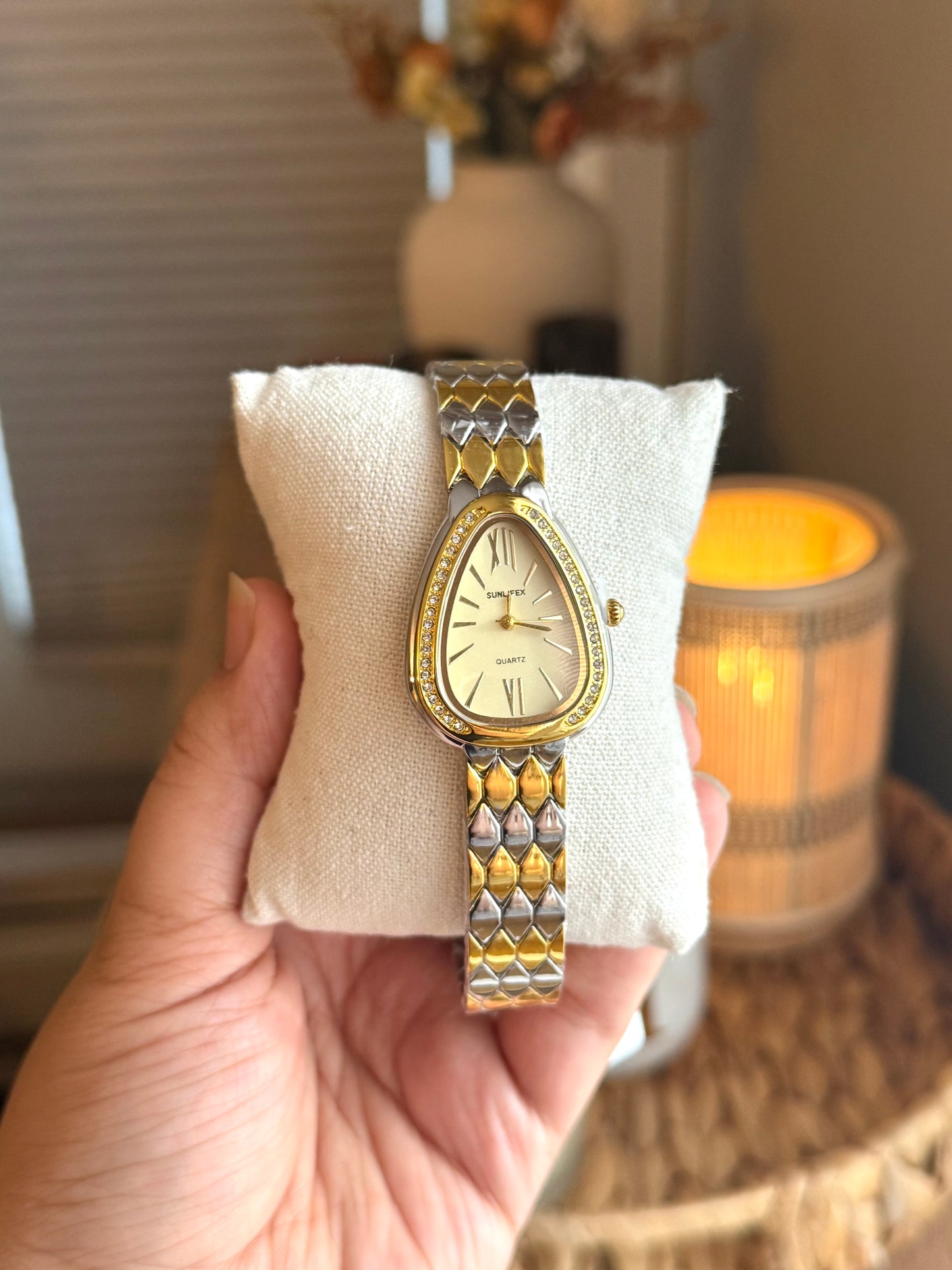 Retro Women Watch