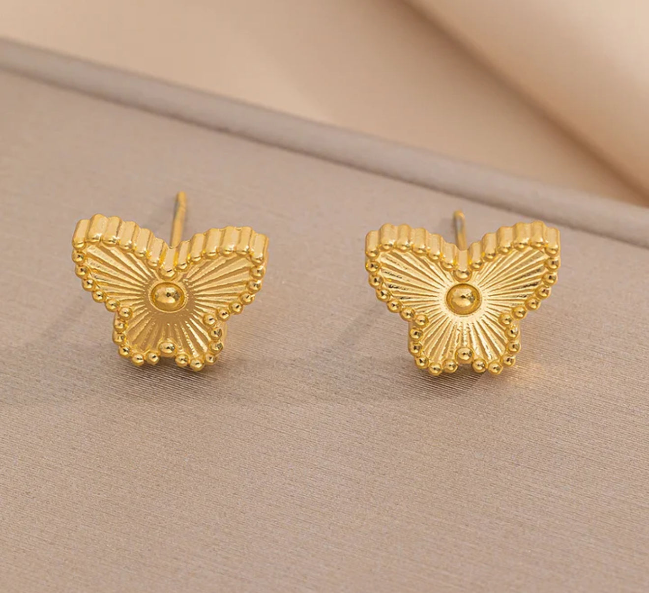 Butterfly earstuds