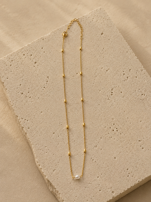 White & Gold Beaded Necklace