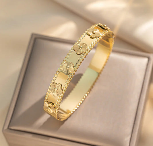 Gold Clover Bangle