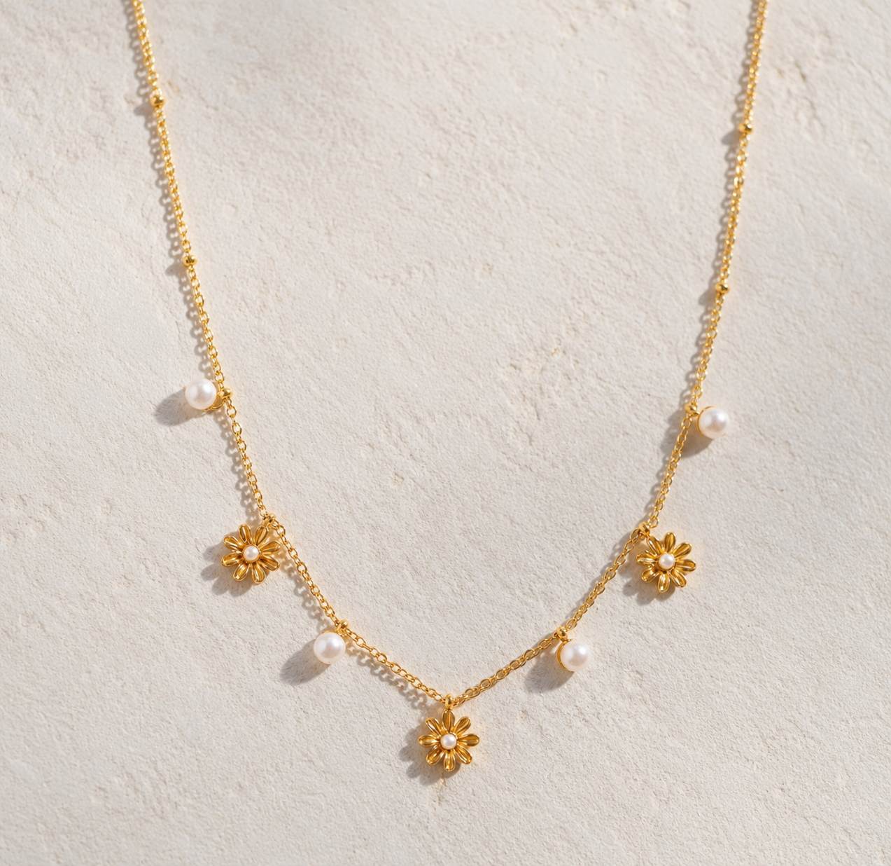 Daisy Pearl Necklace