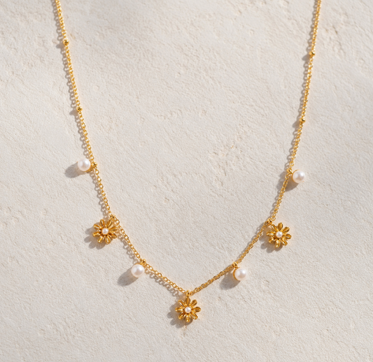 Daisy Pearl Necklace