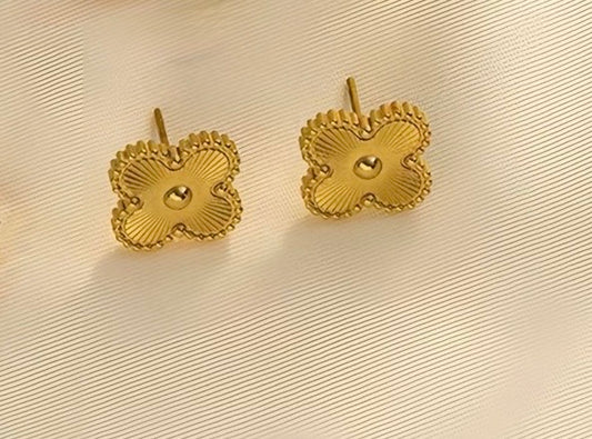 Four leaf clover gold studs
