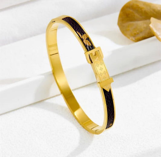 Luxury belt bangle