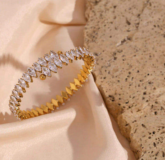 Zircon bangle