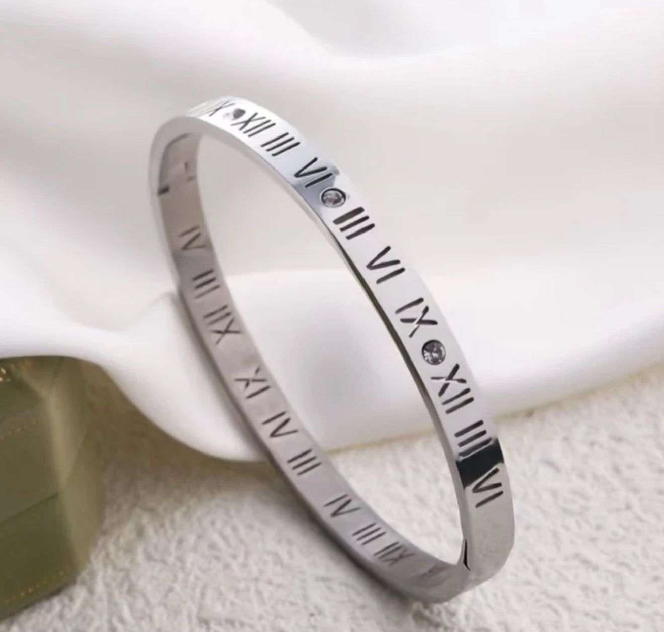 Roman Bangle