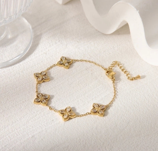Zircon clover bracelet