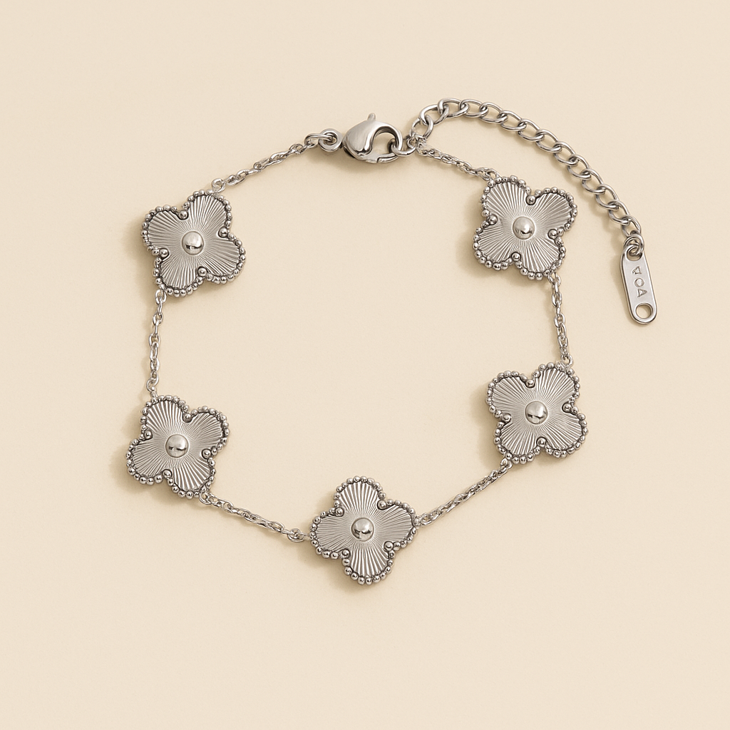 Silver clover bracelet