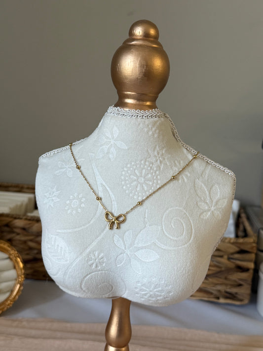 Bow necklace